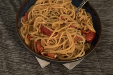 Late night tomato and basil spaghetti