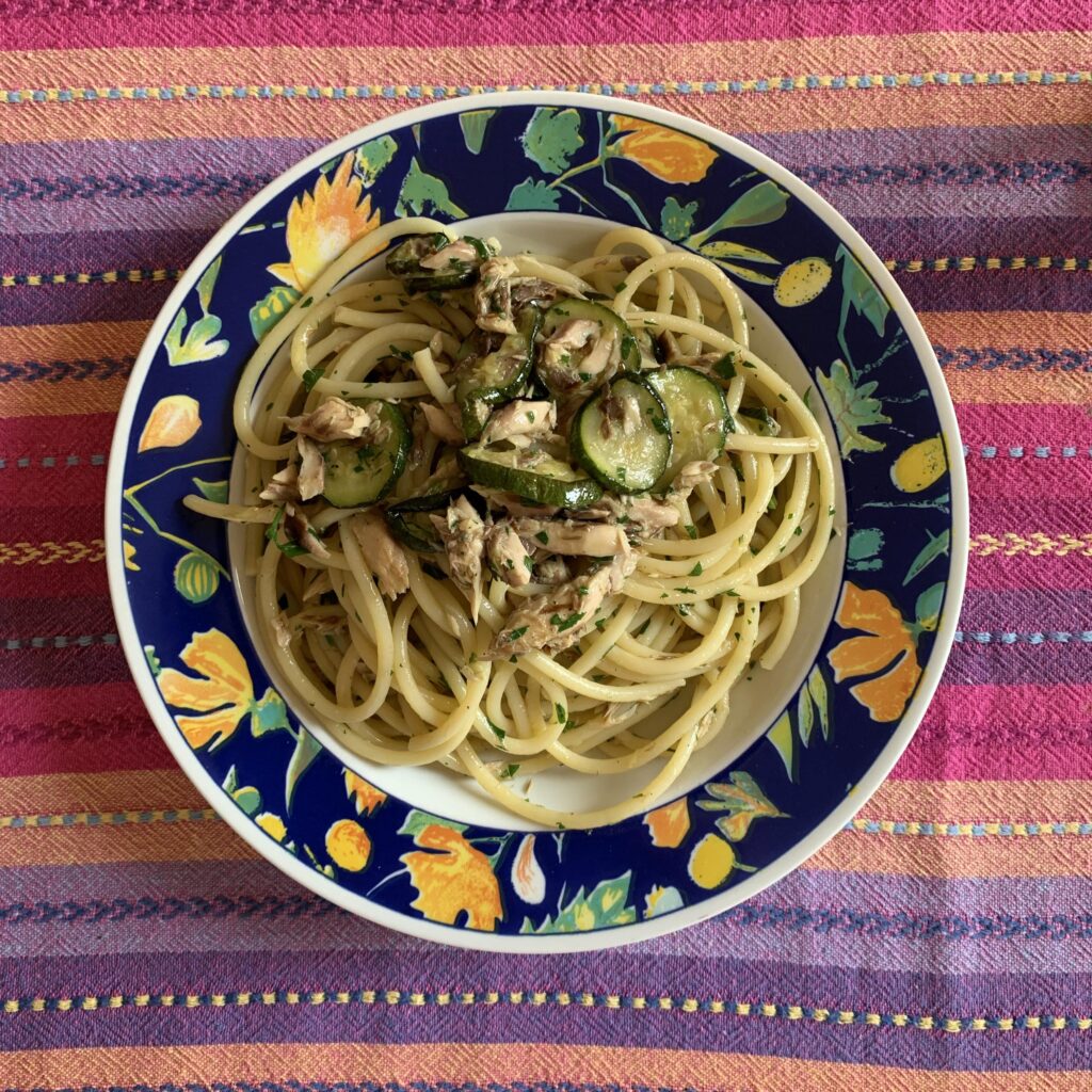 Can mackerel, courgette and lemon zest bucatini