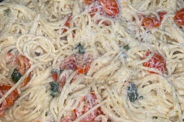Spaghetti with parmesan, basil and tomato 🥰