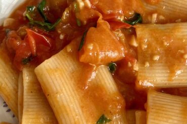 Paccheri with a sauce of fresh tomatos, garlic, a little chili and a ton of basil