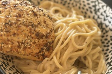 Since you all hated the look of my baked hummus pasta  - here is some Cacio e pepe 😂
