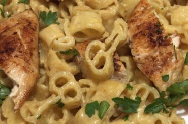 D*ck shaped pasta with white sauce 😆