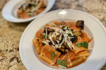 Ziti alla vodka alla Norma