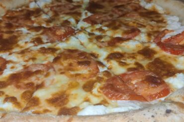 Reheating pizza in the box