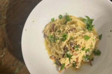 Spaghetti alla carbonara, or: I finally got my hands on guanciale