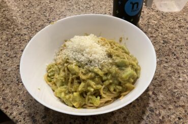 Pantry was empty so made this sauce with only broccoli, garlic, and olive oil