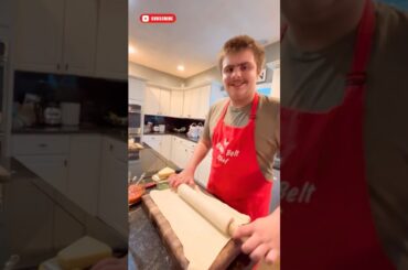 Italian Stromboli: Easy & Delicious #cooking #partyfood #shorts #stromboli #italianfood #fyp