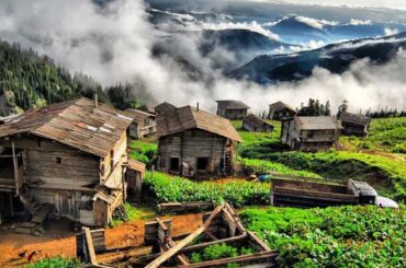 HOW PEOPLE LIVE HIGH IN THE MOUNTAINS OF GEORGIA! COOKING LUNCH