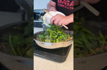 Easy Pasta with Sausage Recipe | SaltWire #wine #pasta #shortsvideo #shorts