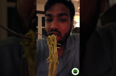 New Pizza Try Kiya Alla Pala Pizza Leo's Delhi Food | Veggie Paaji #foodshorts