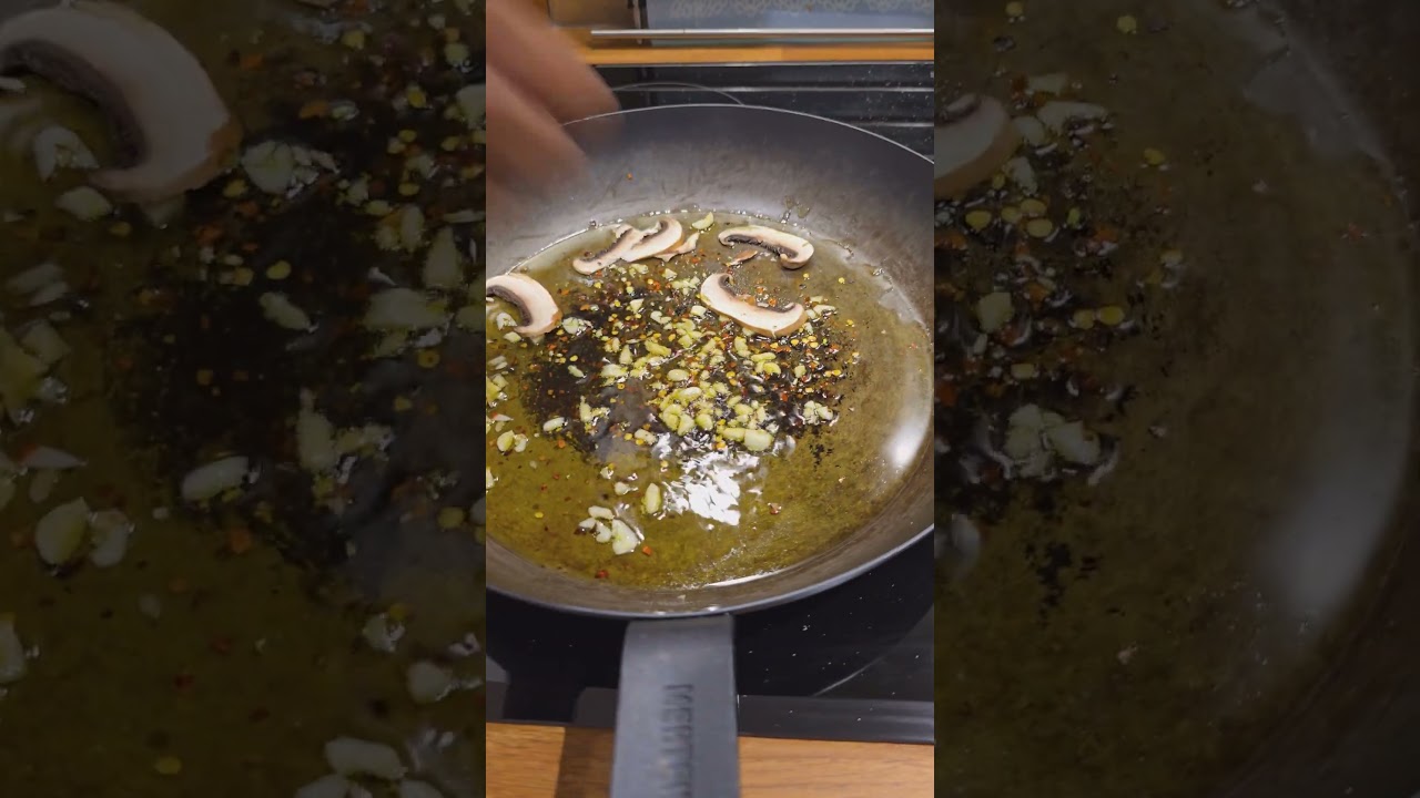 Turn Up The Flavour On Your Spaghetti Aglio e Olio #shorts Turn Up The Flavour On Your Spaghetti Aglio e Olio #shorts