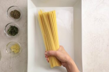 ONE PAN BAKED SPAGHETTI | No Pasta Pre Cooking Needed