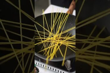 Cheese spaghetti #satisfying #cheese #cooking #food #spaghetti #friedfood #creambread #dessert