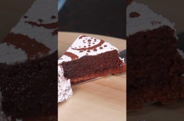 Caprese Cake - Italian Flourless Chocolate Cake #recipe #shorts #cake #dessertrecipes