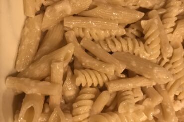 Quando la moglie non c’è si mangia pasta in bianco/ I can cook only plain pasta when my wife is not at home ☺️