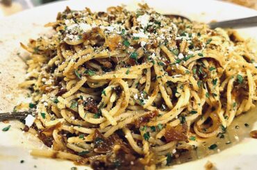 cheese and caramelised onion spaghetti