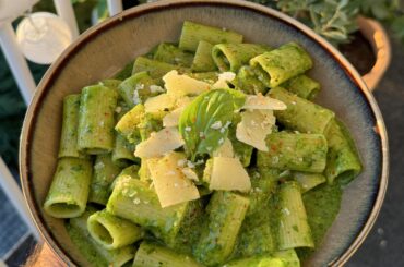 Selfmade basil pesto