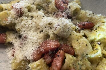 crema di zucchine, guanciale, pecorino.