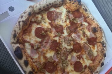 Most authentic pizza I’ve eaten outside of Italy 🇮🇹 🩵