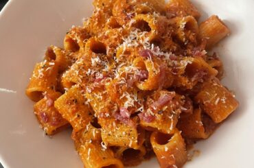 Pasta all’Amatriciana with bacon