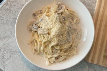 Pasta with mushrooms and parmesan