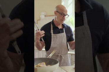 Stanley Tucci Makes Chicken Cacciatore #stanleytucci #chickenrecipe #italianfood #italianrecipes