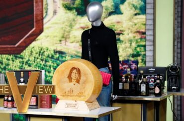 Whoopi Goldberg Celebrates Her Birthday With Her Italian And Travel-Inspired Favorites | The View