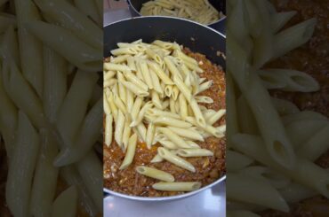 Easy Ground Beef and Pasta Skillet Dinner