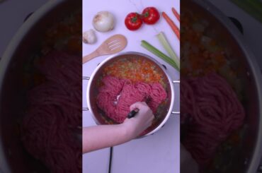 Easy Bolognese Sauce Recipe #recipe #italianfood #italiancuisine #italiandish #italiancooking