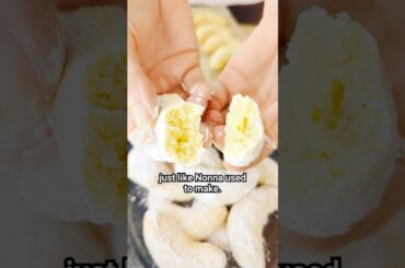 Italian almond crescent cookies just like Nonna used to make #easyrecipe #almondcookies