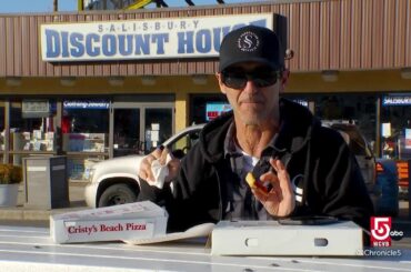 On the North Shore, one rock singer settles a beach pizza rivalry