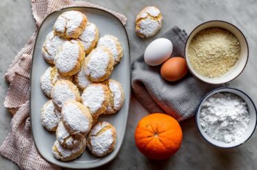 Traditional Tuscan recipes: Ricciarelli