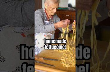 Italian sisters make fettuccine! #pasta