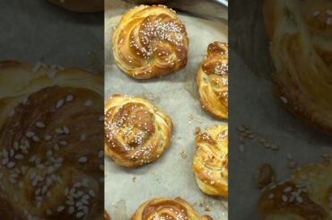 5 Cheesy Dough Bites That Will WOW Your Holiday Guests!