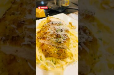 Fettuccine Alfredo with Chicken #shorts #comfortfood #food #italianfood