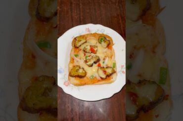 2 Minutes Kabab Bread Pizza Recipe | Breakfast Special#tfskitchen #shortsfeed #pizza #breadpizza