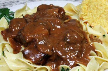 Easy And Delicious Beef Chuck Roast Recipes: Beef Ragu And Beef Tips Gravy
