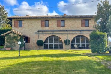 WINERY PLUS FARMHOUSE FOR SALE IN UMBRIA - IT'S A DREAM!