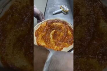 making cheese pizza #trending #pizza #Italian #ytshorts #viralvideo #food#youtube #youtubeshorts