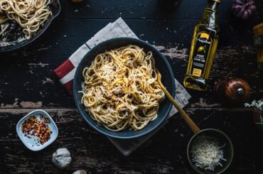 Authentic 5-Ingredient Spaghetti Aglio e Olio recipe | Bold Italian Flavours with Napolina