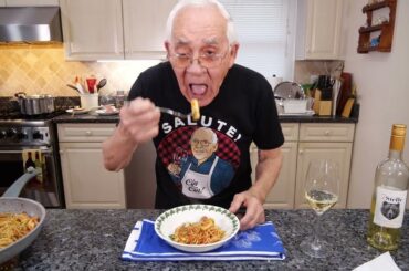 Spaghetti with Seppie (Cuttlefish) in Tomato and White Wine Sauce