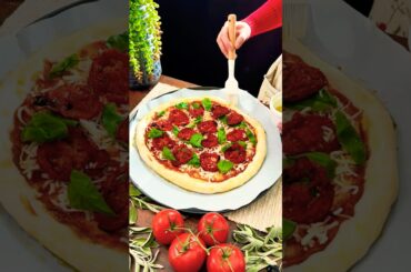 Neapolitan pizza: a taste of Italy #shorts