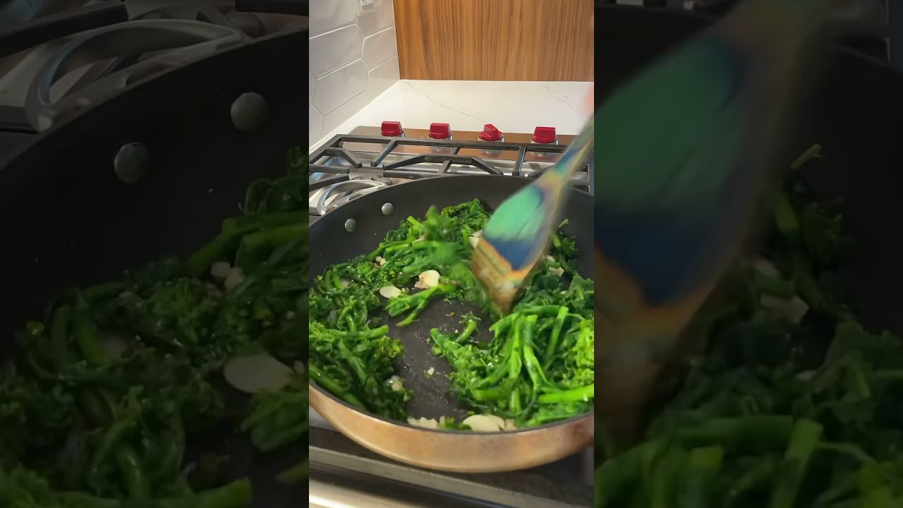 Garlicky Rapini With Cannellini Beans #italianfood #healthycooking #italianrecipes Garlicky Rapini With Cannellini Beans #italianfood #healthycooking #italianrecipes