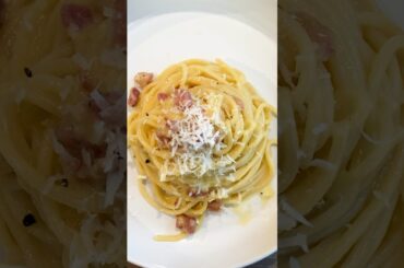 Timeless Pasta Carbonara Recipe - A Must-try! #pastacarbonara #italiancuisine