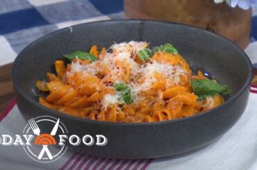 Fusilli alla vodka with Italian sausage: Get the recipe!