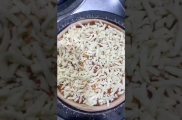 Margarita cheesy pizza #pizza #ytshorts #trending #food #shortfeed #shorts #viralshort #italian