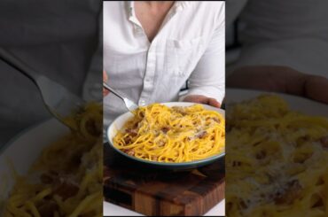 The REAL Spaghetti Carbonara like an Italian #shorts