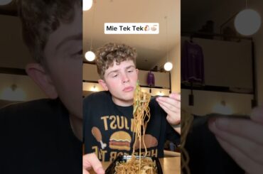 Eating Indonesian Food For The Whole Day!