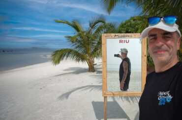 The First Ever Travel Mega Vlog ..... Flying To Paradise!!!