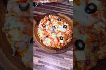 Double burst pizza #shorts #food #foodie #pizza